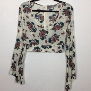 Charlotte Russe Tops - Floral Bell Sleeve Scoop Neck Crop Top Charlotte Russe Tops - Floral Bell Sleeve Scoop Neck Crop Top